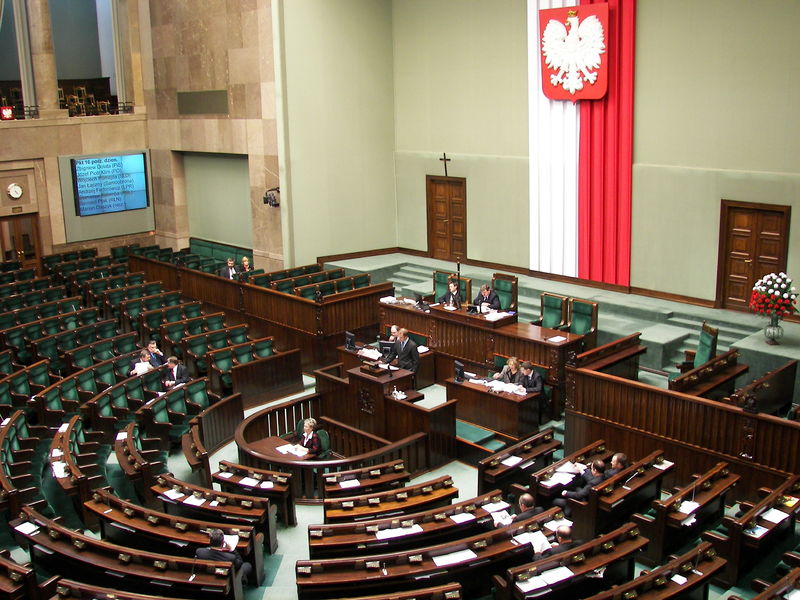 Zakaz handlu w niedzielę: Sejm zaakcpetował poprawki, teraz czas na decyzję prezydenta